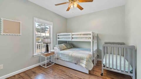 Leisure Lake Escape Bedroom