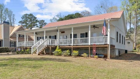 Leisure Lake Escape Exterior