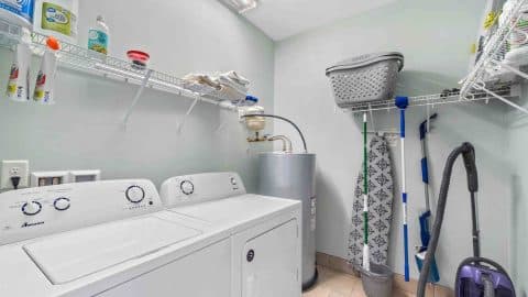 Leisure Lake Escape Laundry area