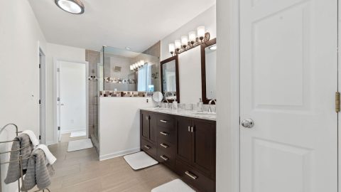 Panoramic Point Full bathroom