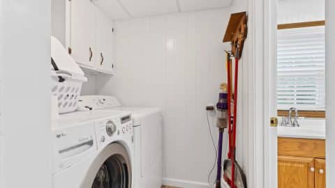 Panoramic Point Laundry area