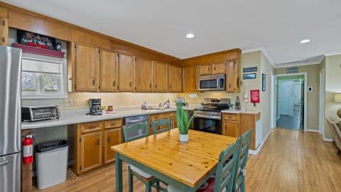 Lakeside Bungalow Full kitchen