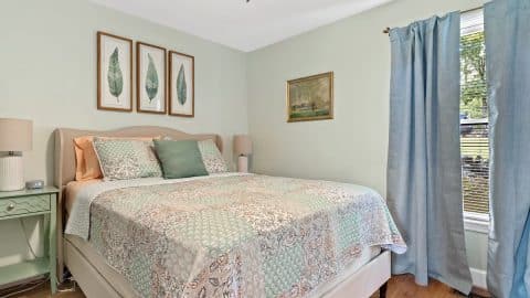 On The Rocks Bedroom