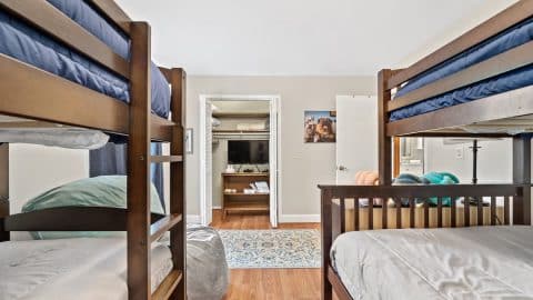 On The Rocks Bedroom