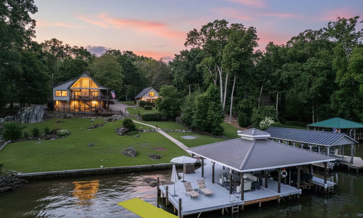 On the Rocks Exterior