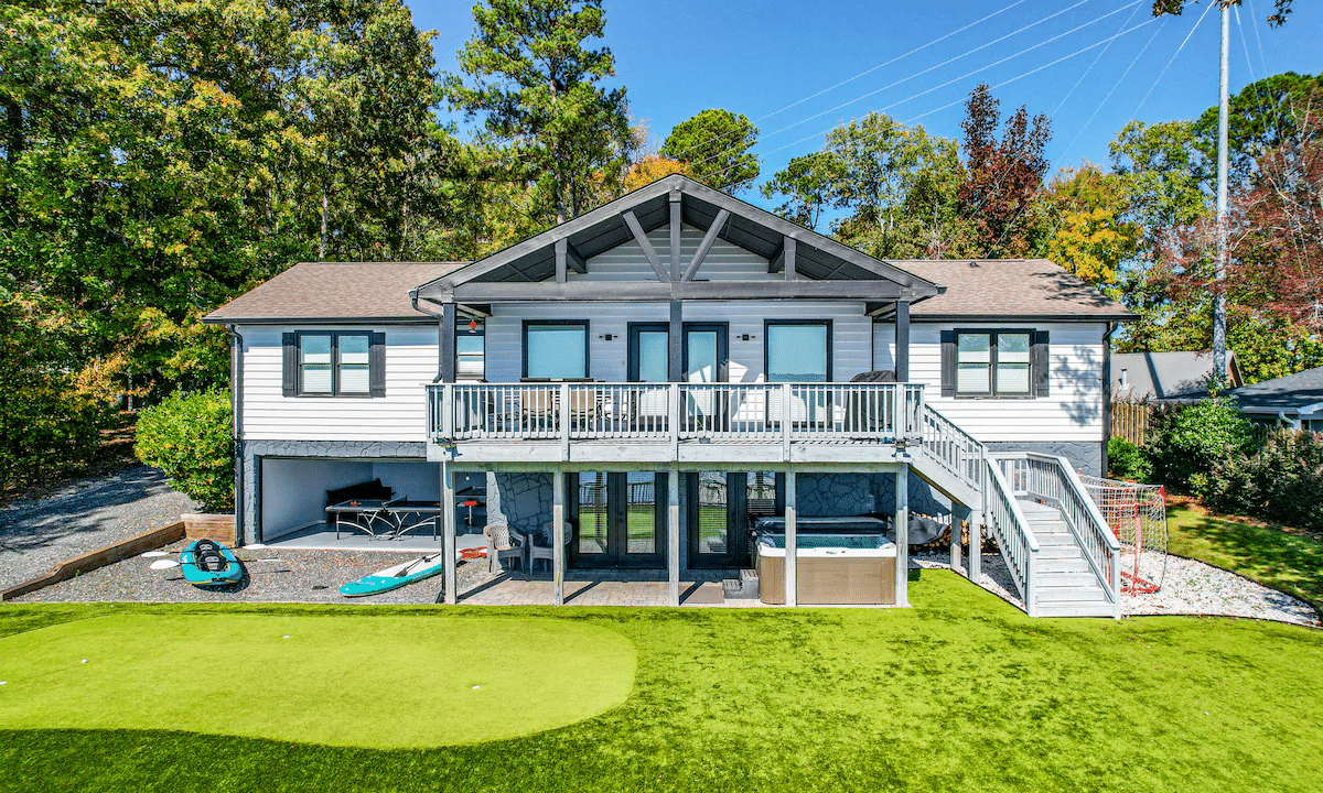The View Exterior