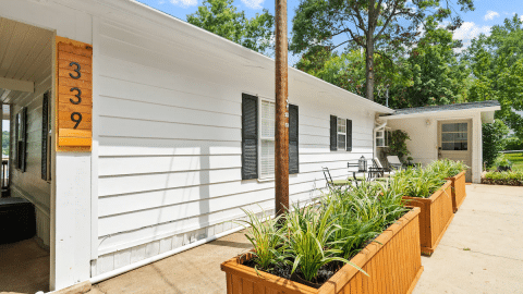 Aquatic Oasis Exterior