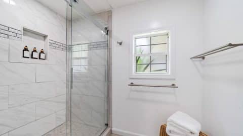 Aquatic Oasis Full bathroom