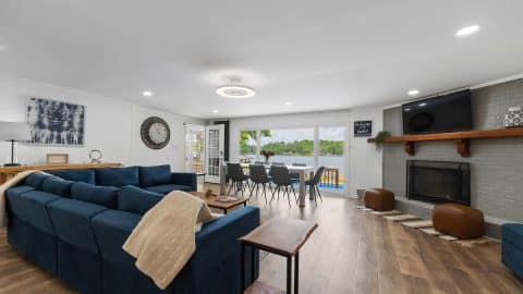 Aquatic Oasis living room