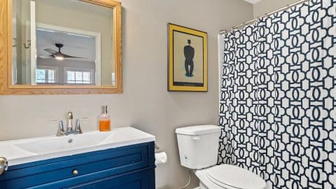 Cashel on the Lake Full bathroom