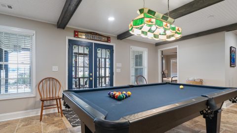 Cashel on the Lake Game room