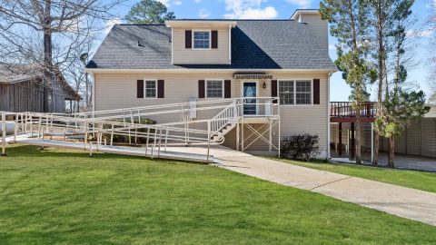 Persimmon Place Exterior