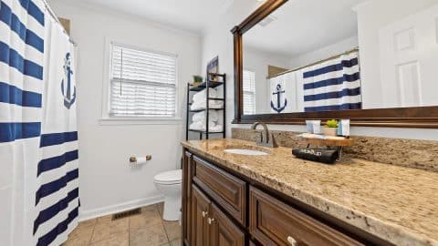 Perfect Landing Full bathroom