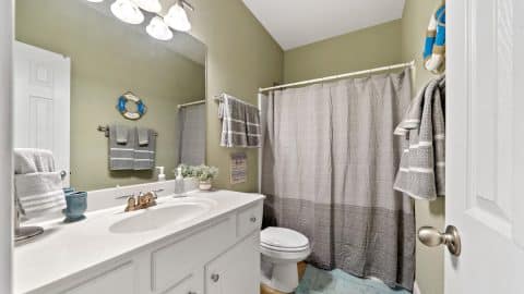 Serenity Outlook Full bathroom