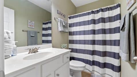 Serenity Outlook Full bathroom