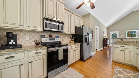 Serenity Outlook Full kitchen