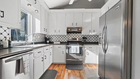 Peninsula on Lake Sinclair Full kitchen