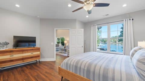 Serenity on sinclair Bedroom