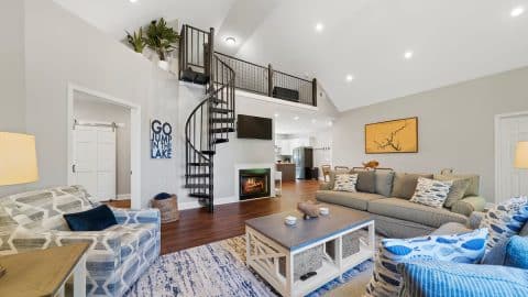 Serenity on sinclair Living room