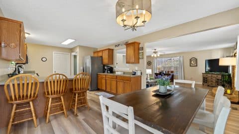 the place to be Dining Area