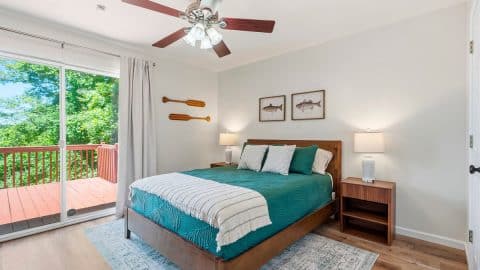 The Lake Escape Bedroom