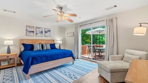 The Lake Escape Bedroom
