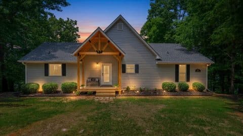 The Lake Escape Exterior