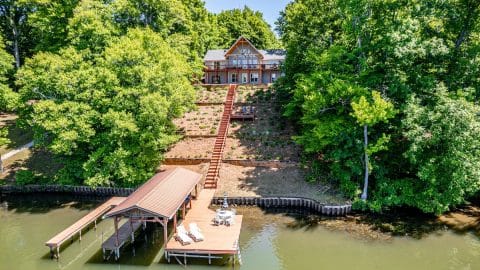 The Lake Escape Exterior