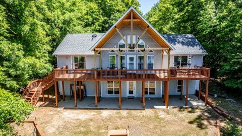 The Lake Escape Exterior