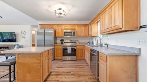 The Lake Escape Full kitchen
